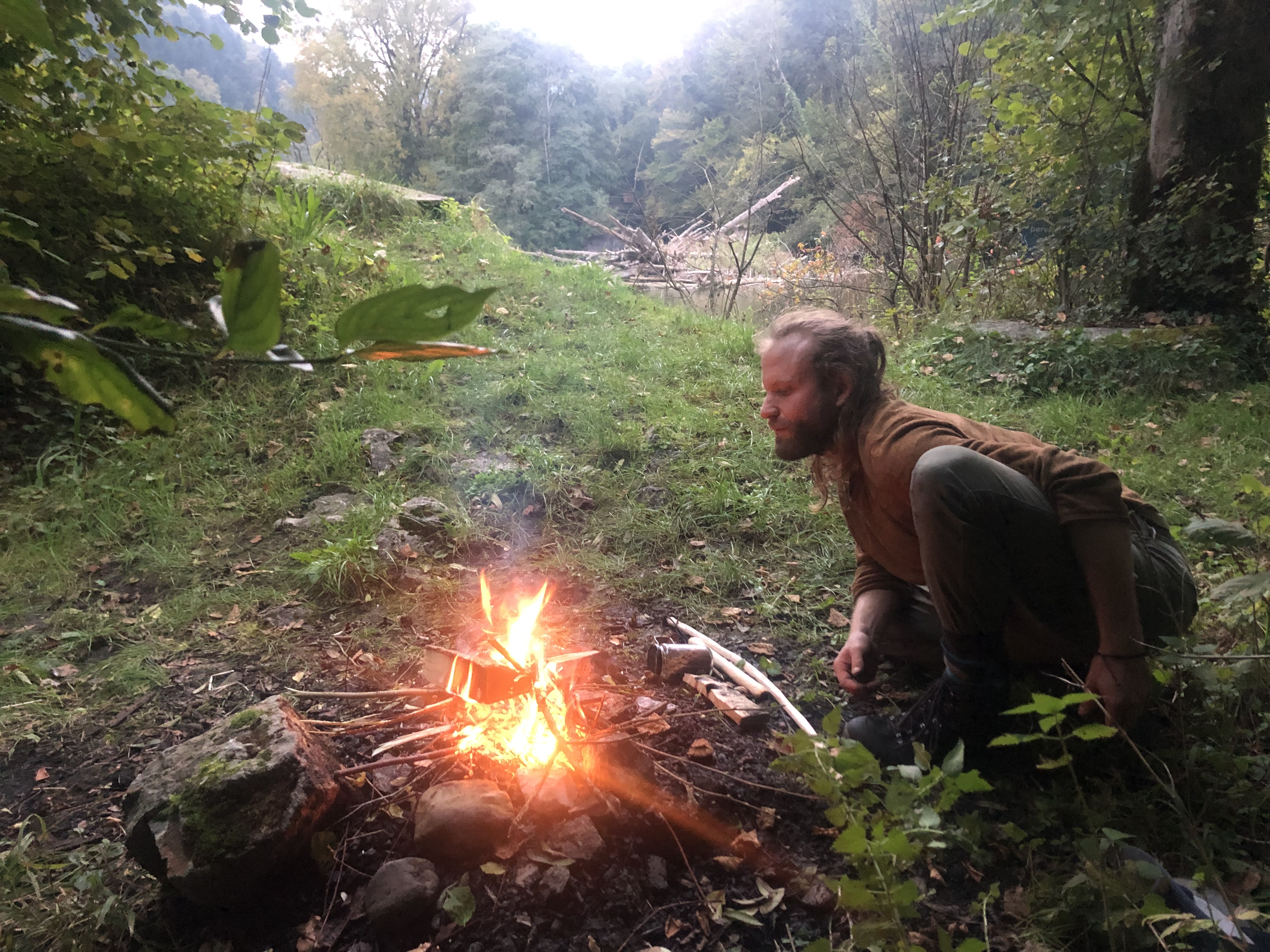 Cueillette, explications botaniques et cuisine sur le feu