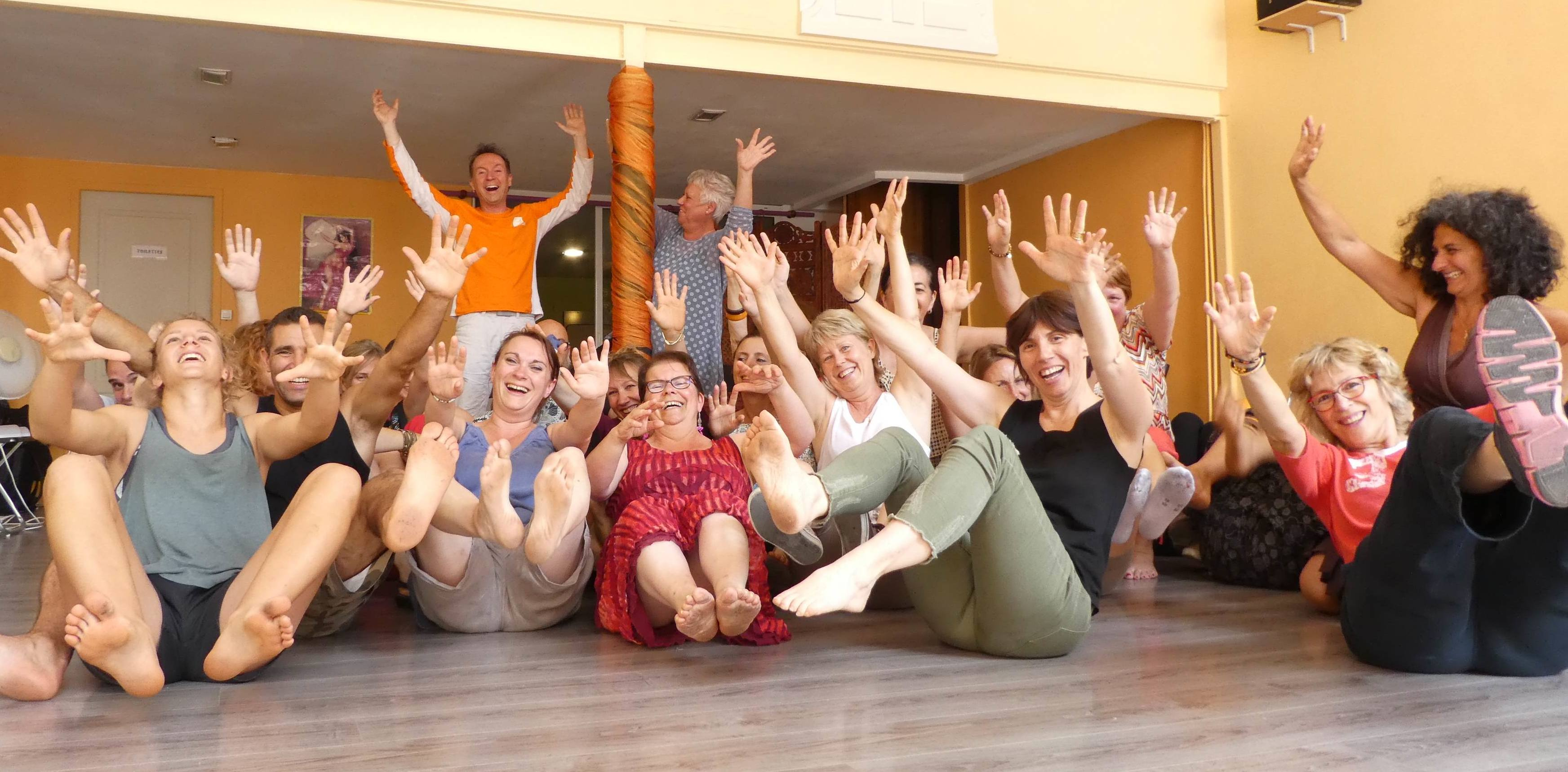 Yoga du rire et danse
