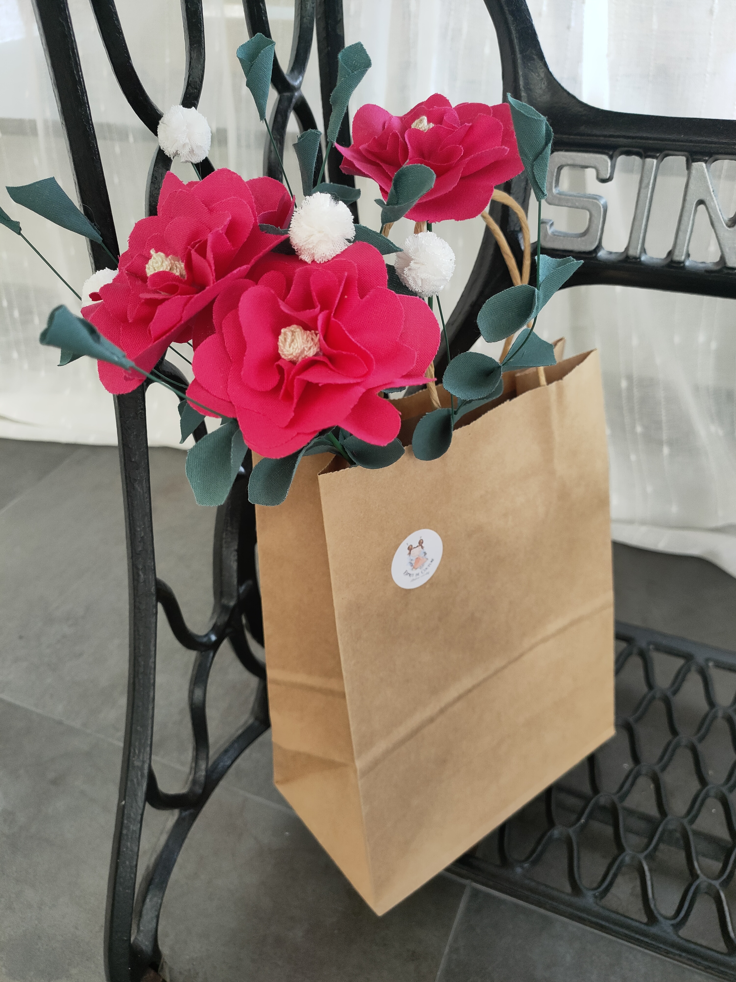 Couture : fleurs en tissus