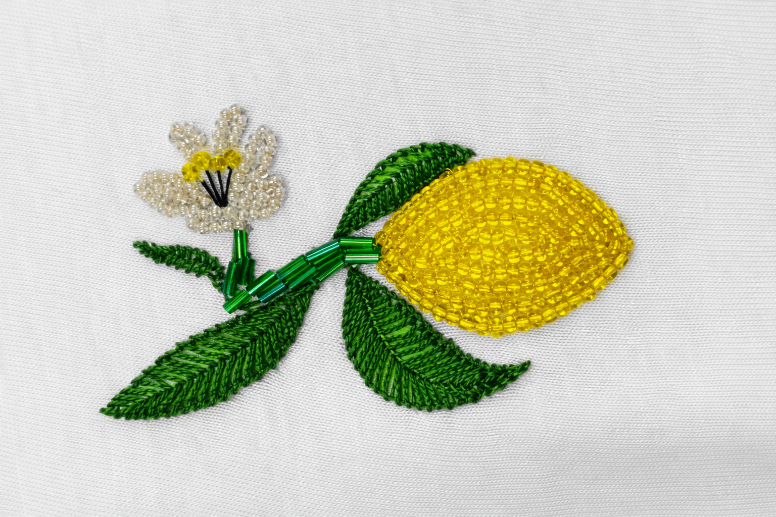 Broderie : perlé à l'aiguille